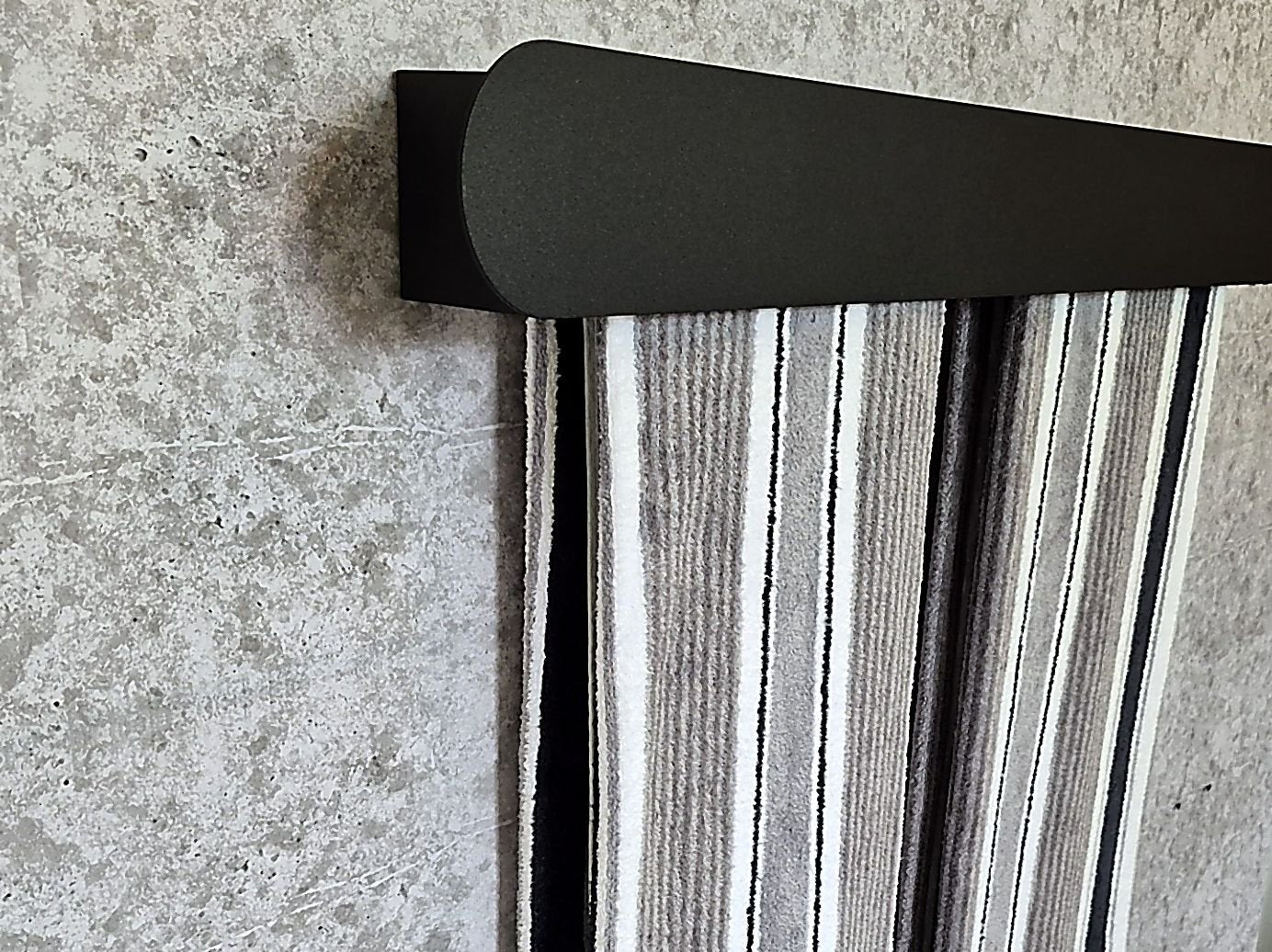 Ovalo Towel Holder - MET - AL