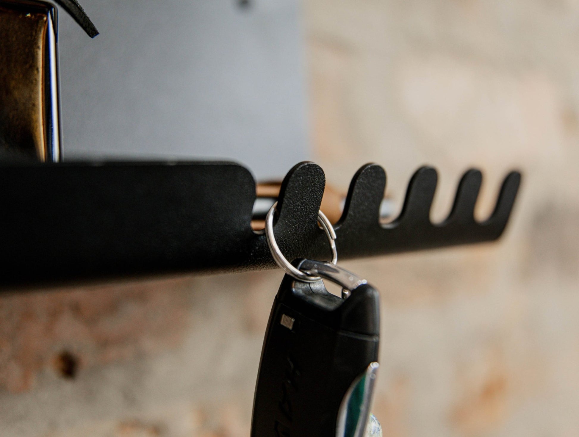 The Arch Keyholder Shelf - MET-AL